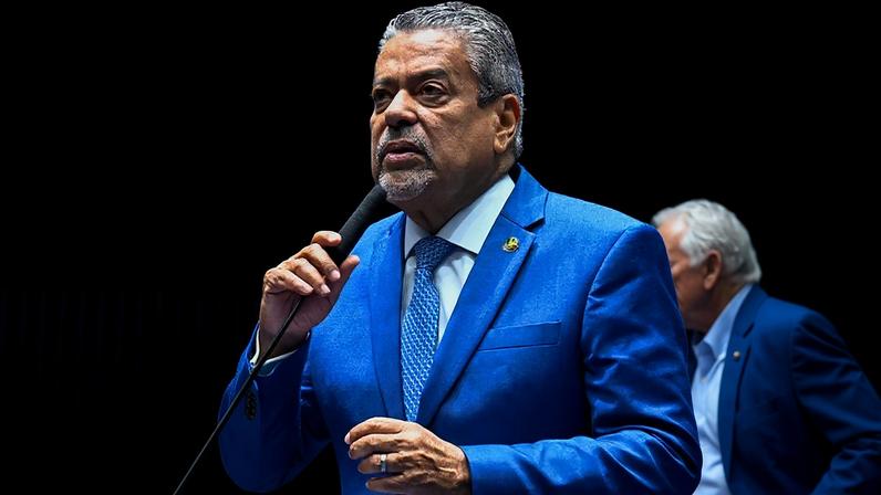 Senador Dr. Hiran (PP-RR) em pronunciamento à bancada.