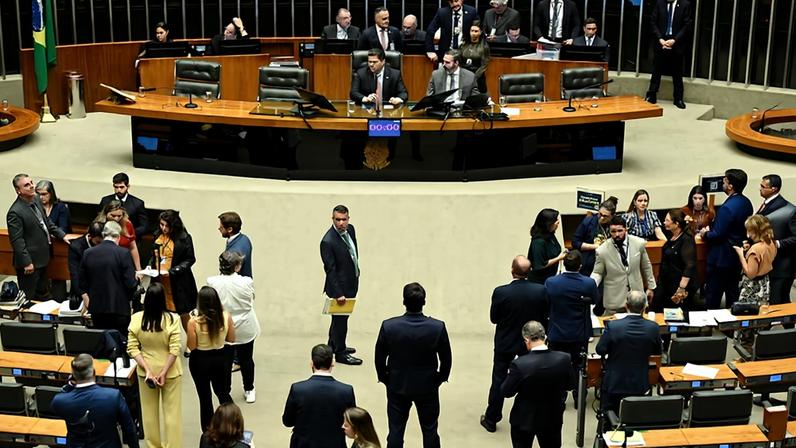 Mesa: presidente do Senado Federal, senador Davi Alcolumbre (União-AP); secretário-geral da Mesa do Senado Federal, Danilo Augusto Barboza de Aguiar.