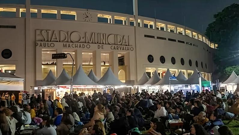 Feira do Livro registra 93 mil visitantes e lista títulos mais vendidos