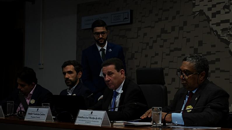 Mesa: diretor de Programa da Secretaria de Reformas Econômicas do Ministério da Fazenda (MF), Carlos Omildo dos Santos Colombo; especialista em Políticas e Indústria da Confederação Nacional da Indústria (CNI), Inácio Calache Cozendey; presidente eventual da CCT, senador Vanderlan Cardoso (PSD-GO); diretor do Departamento de Incentivos às Tecnologias Digitais da Secretaria de Ciência e Tecnologia para Transformação Digital do Ministério da Ciência, Tecnologia e Inovação (Setad/MCTI), Hamilton José Mendes da Silva.