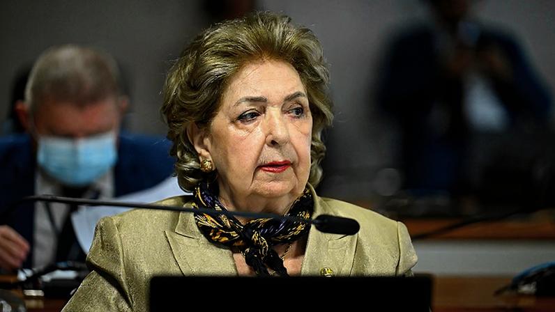 À bancada, em pronunciamento, senadora Ivete da Silveira (MDB-SC).