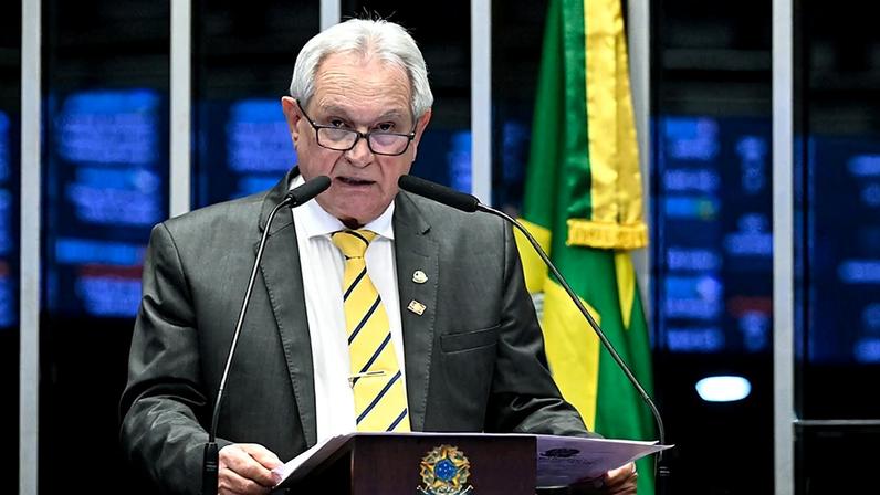 Em discurso, à tribuna, senador Hermes Klann (PL-SC)