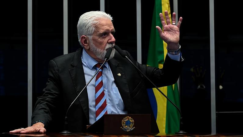 Em discurso, à tribuna, senador Jaques Wagner (PT-BA).