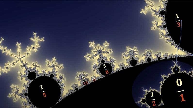 Visualização matemática em tons de azul e dourado mostrando a sequência de Fibonacci representada através de círculos concêntricos e espirais fractais dentro do Conjunto de Mandelbrot.