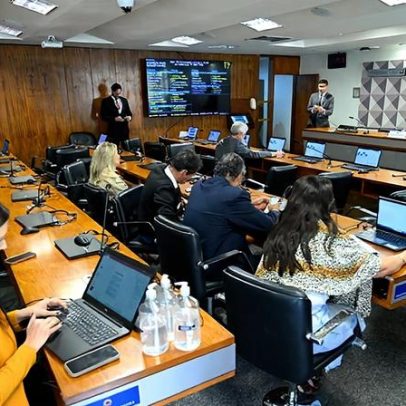 CDH acata sugestão que proíbe obrigatoriedade de vacinação contra a covid