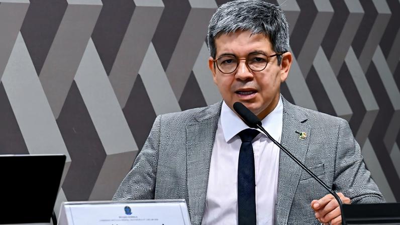 Vice-presidente da CMMPV 1.345/2026, senador Randolfe Rodrigues (PT-AP) em pronunciamento à mesa.