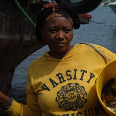 Pescadores de Mida Creek, Quênia, enfrentam oceano em mudança com esperança