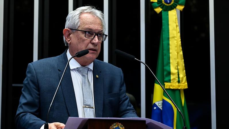 Em discurso, à tribuna, senador Hermes klann (PL-SC).