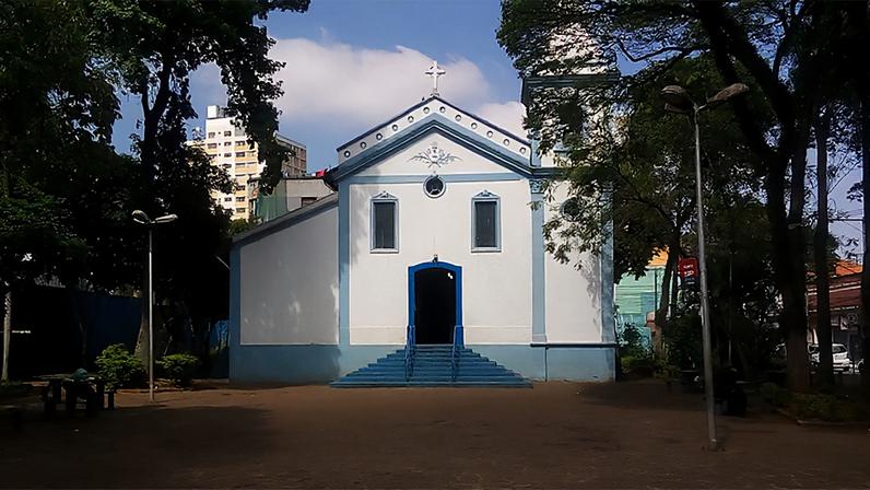 Construída no século 19, a Igreja do Rosário da Penha de França é um importante patrimônio histórico da cidade – Foto: MatCabral/Wikimedia Commons