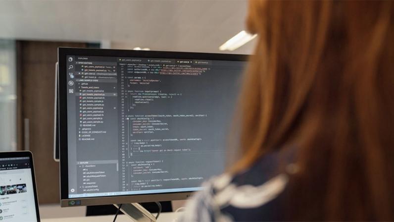 ICMC oferece 30 vagas para interessados em atuar como voluntários para escola web para meninas de todo o Brasil – Foto: Isto é Engenharia/Pexels