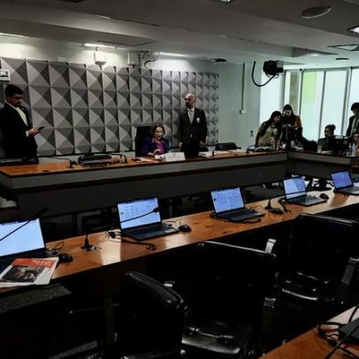 CDH aprova garantia de acessibilidade para mulher surda em consultas e exames