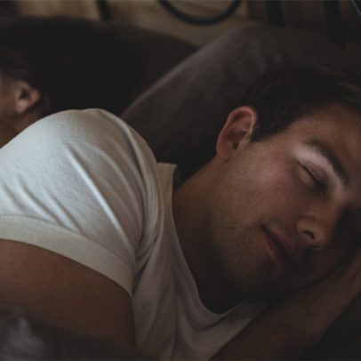 Dormir demais pode aumentar risco de demência, segundo estudo