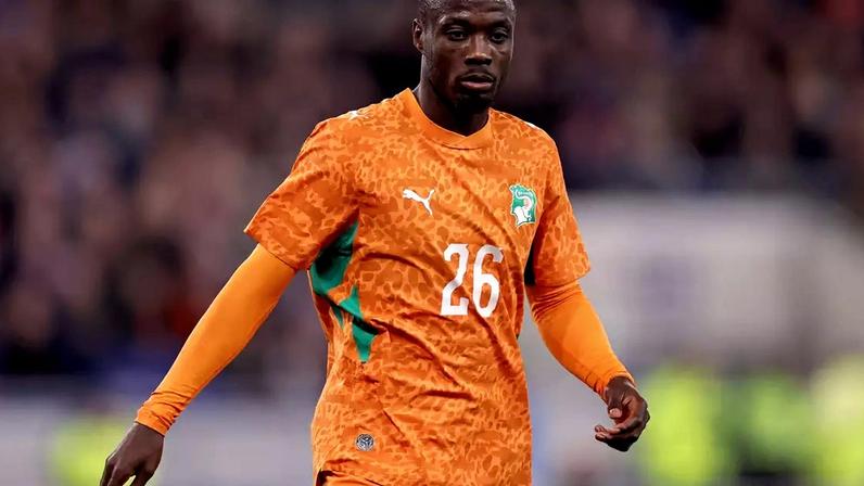 Nicolas Pepe, atacante da Costa do Marfim, durante amistoso pré-Copa do Mundo contra a Escócia