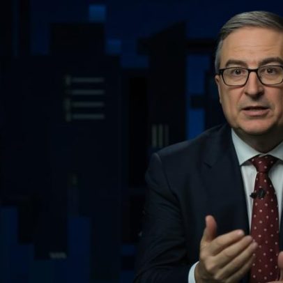 John Oliver comenta redistritamento e impacto sobre quem é eleito