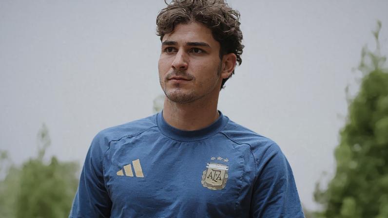 Reprodução/AFA - Legenda: “Melhor para todos uma saída”: Julián Álvarez fala sobre situação no Atlético / Jogada10