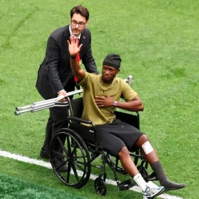 Jogador fora da Copa após lesão é aplaudido por fãs antes de Suíça x Canadá