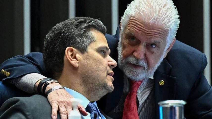 Alcolumbre e Wagner conversando