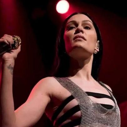 Jessie J afirma que câncer de mama tirou tempo com o filho