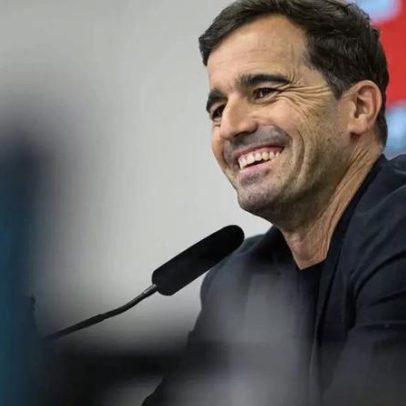 Leverkusen apresenta oficialmente Carles Martínez como novo treinador catalão