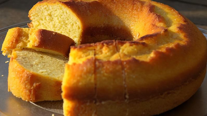 bolo de fubá com coco sem glúten.