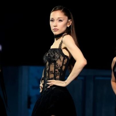 Ariana Grande retorna ao palco com hits brilhantes e vocais potentes