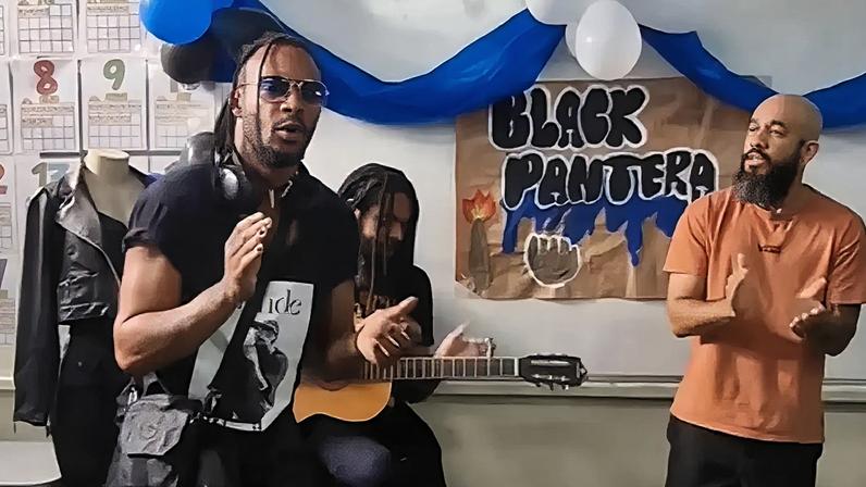 Alunos escolhem Black Pantera como tema de trabalho escolar e recebem visita da banda