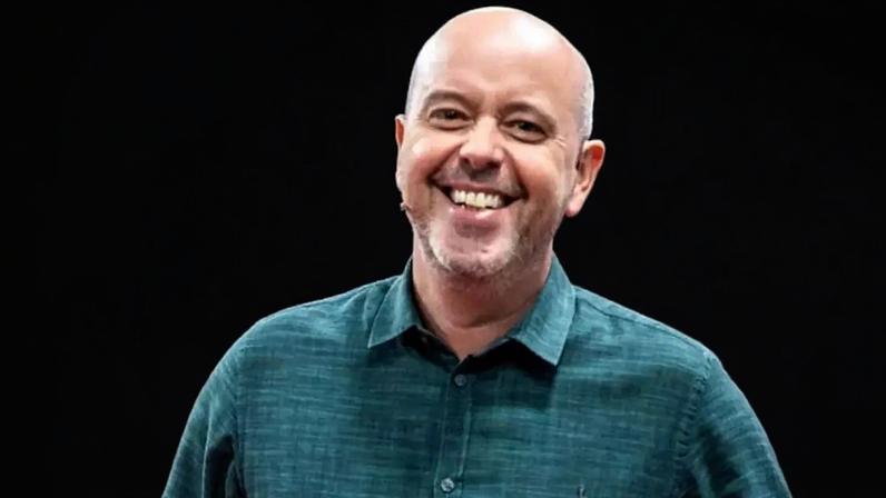 Alex Escobar teve "pico de pressão" e foi afastado da cobertura da Copa.