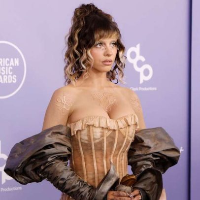 Melanie Martinez homenageia Oliver Tree após acidente no Rio