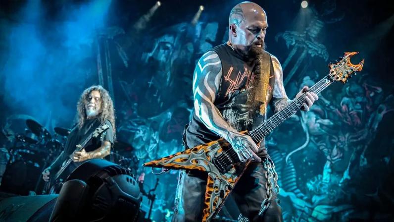 Slayer tocando no Brasil
