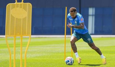 Neymar treina, mas não é titular contra a Escócia