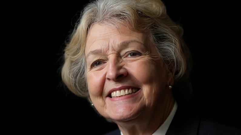 Dame Penelope Keith, estrela divertida e formidável de The Good Life