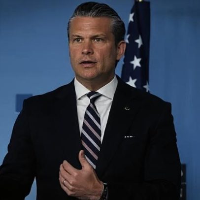 Hegseth anuncia revisão das forças dos EUA na Europa; alguns aliados falharão