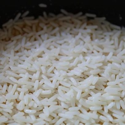 Técnica de chef profissional salva arroz queimado e evita desperdício