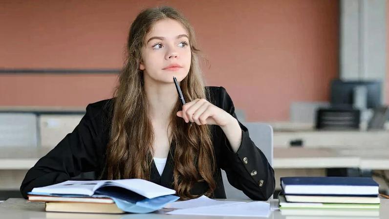 Além de representar uma parcela significativa da nota final, a redação pode ser decisiva para a aprovação em cursos concorridos
