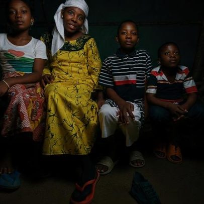 Família perseguida na Nigéria: fuga sem comida nem sapatos