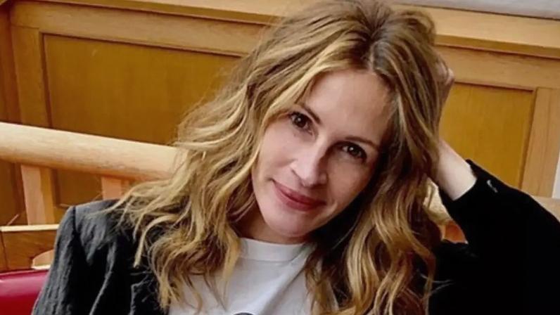 Corte de cabelo médio fica excelente em mulheres mais velhas.