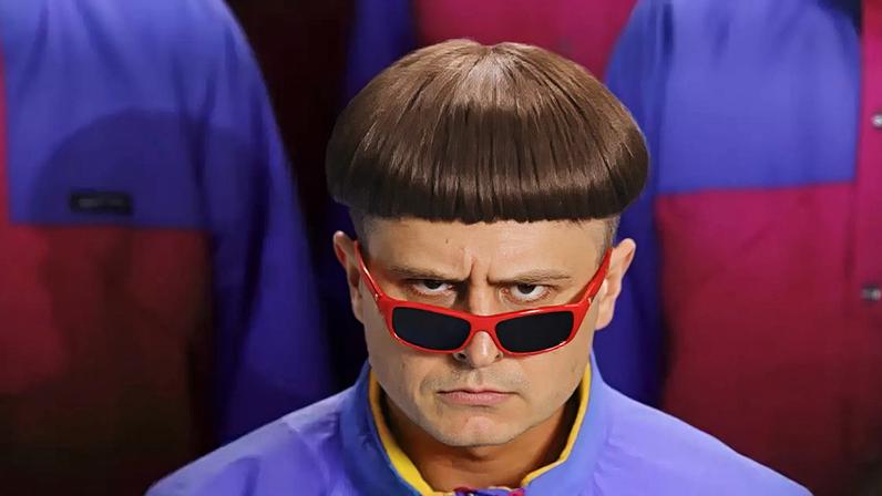 O cantor e produtor musical Oliver Tree morreu em acidente de helicóptero no Rio de Janeiro. Na imagem, cena do clipe da música 'Life Goes On'.