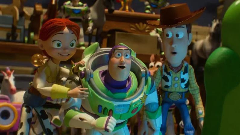 Diferente do 4º, Toy Story 5 acerta em cheio ao colocar Woody e Buzz contra as telas. Vale a pena ver o novo filme da Pixar com os filhos?