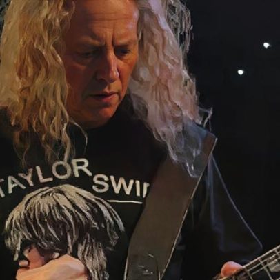 Kirk Hammett cai do palco após críticas a camisa irritou fãs de Taylor Swift
