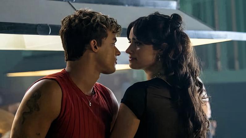 Your Fault: remake britânico de romance entre meio-irmãos espanhóis não empolga