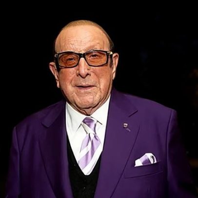 Clive Davis, executivo que revelou Whitney Houston, morre aos 94