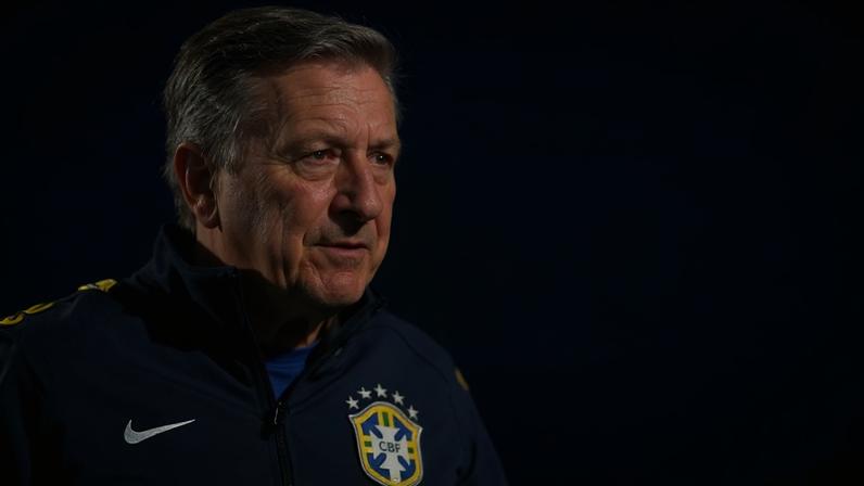 Ex-treinador Carlos Alberto Parreira está internado em UTI de hospital no Rio.