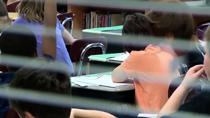 Mais de 5 milhões de estudantes da rede pública do Texas passarão a estudar histórias bíblicas nas escolas. (Captura de tela/Local 10)