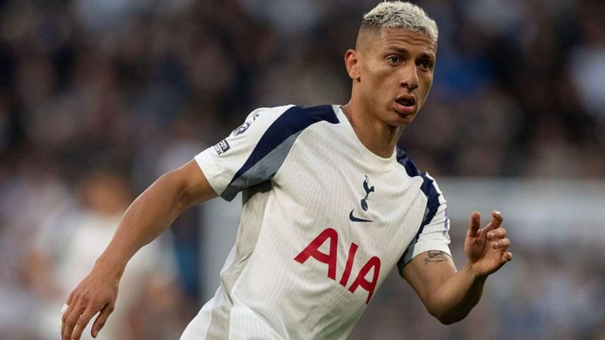 Richarlison abriu o debate sobre saúde mental no futebol ao compartilhar sua experiência com a depressão e a importância do apoio psicológico