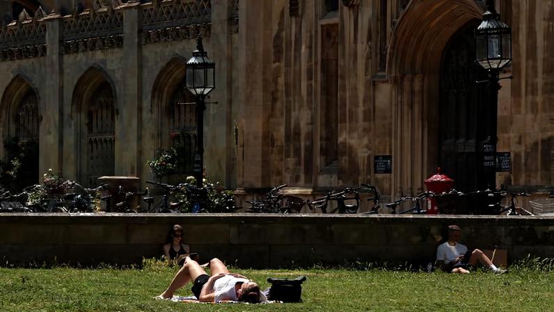 Especialista ensina prevenir desidratação na onda de calor varia com a idade