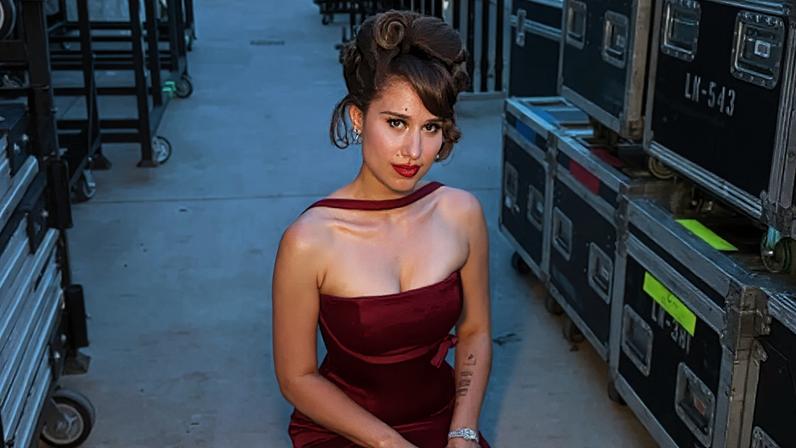 RAYE faz desabafo em evento e dispara: 'Não namorem rappers'