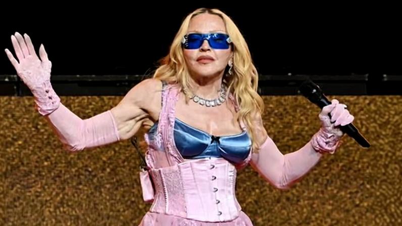 Madonna diz que biografia foi cancelada após desentendimento com estúdio