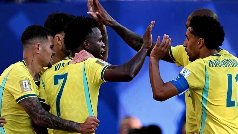 Jogadores do Brasil comemorando