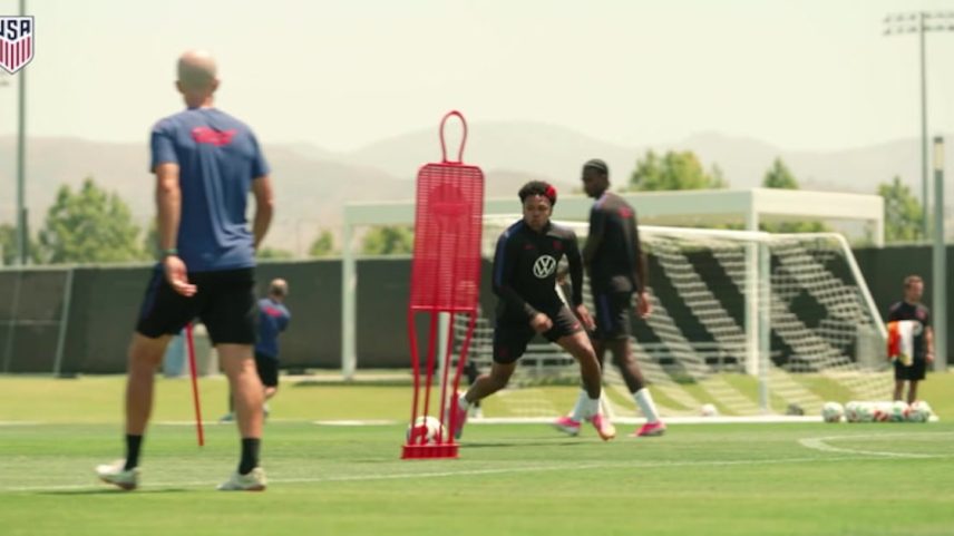 Confira os últimos preparativos da seleção dos Estados Unidos antes da partida decisiva contra a Turquia pela fase de grupos da Copa do Mundo.