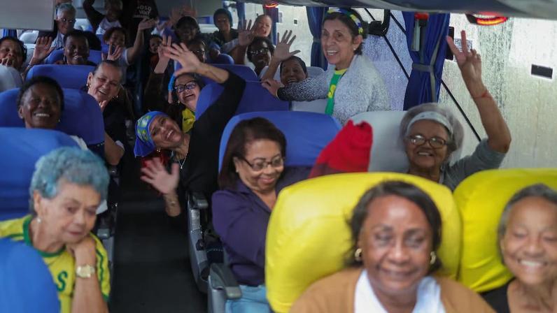 Projeto Bacanidade, da Prefeitura do Rio de Janeiro, leva idosos para atividades culturais